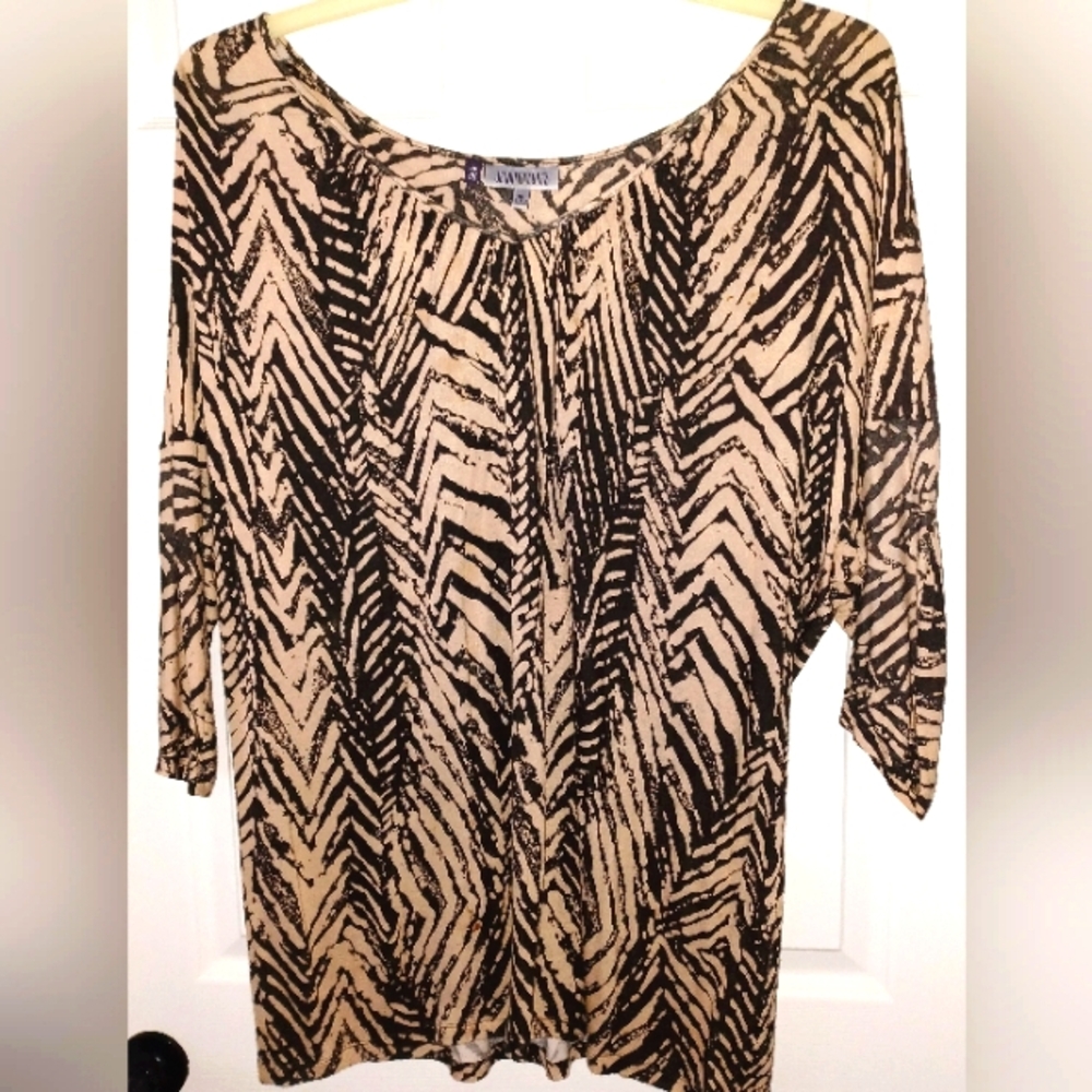 JENNIFER LOPEZ cute Zebra top
